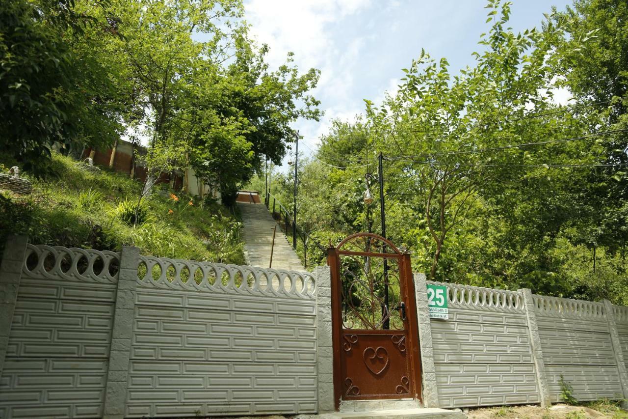 Beehives Apartment Kutaisi Exterior photo